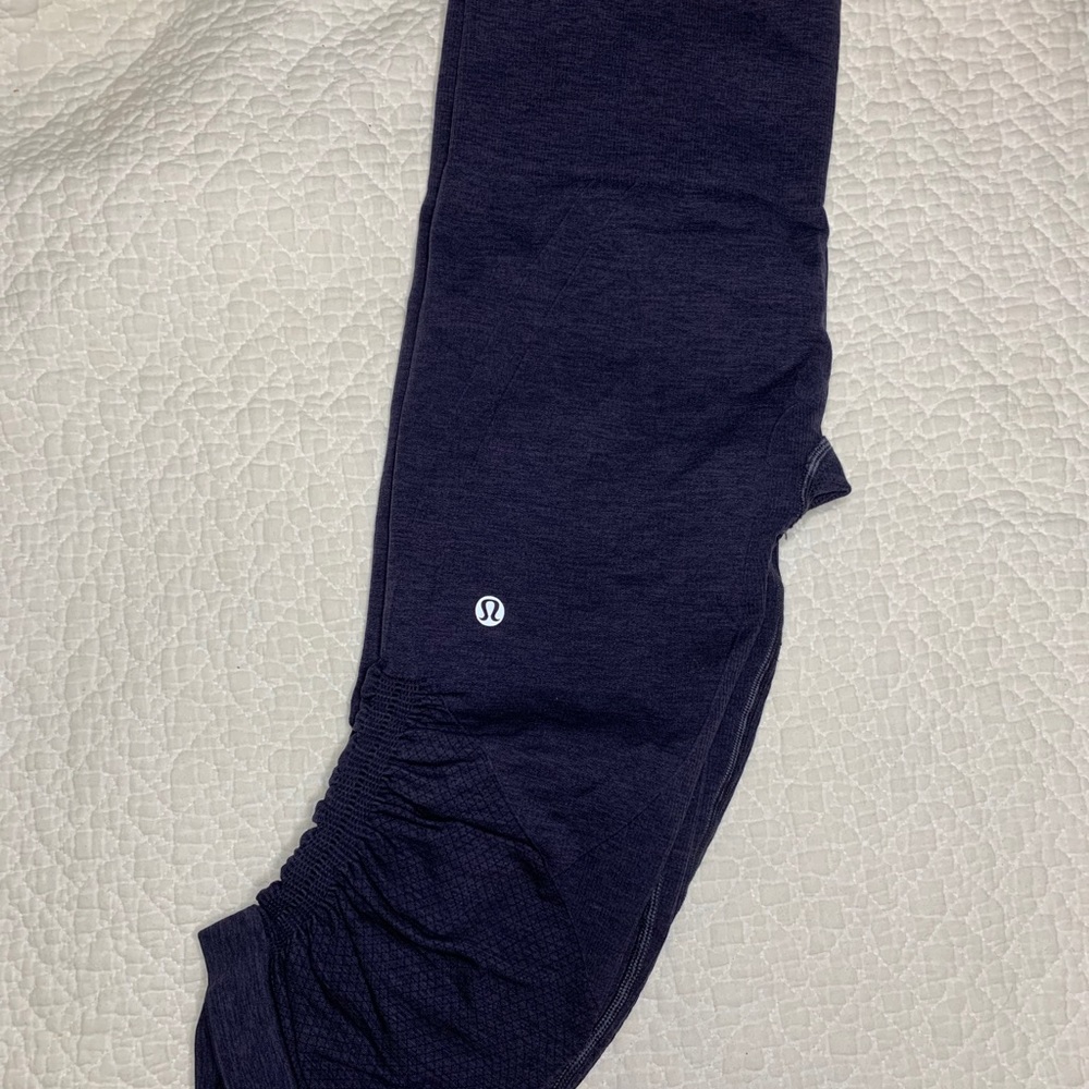 Lululemon size 8 Capri EUC